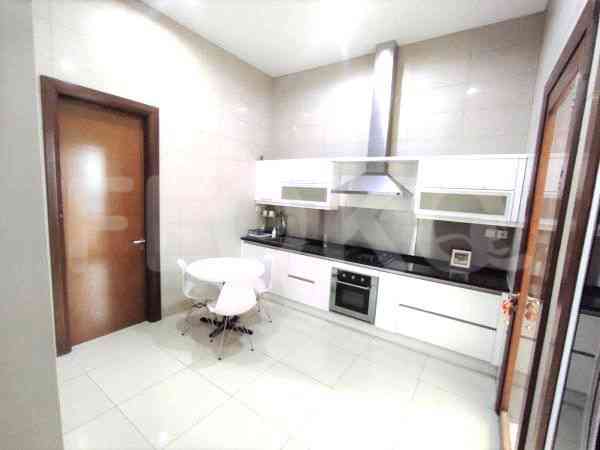 207 sqm, 18th floor, 3 BR apartment for sale in Tanah Abang 3