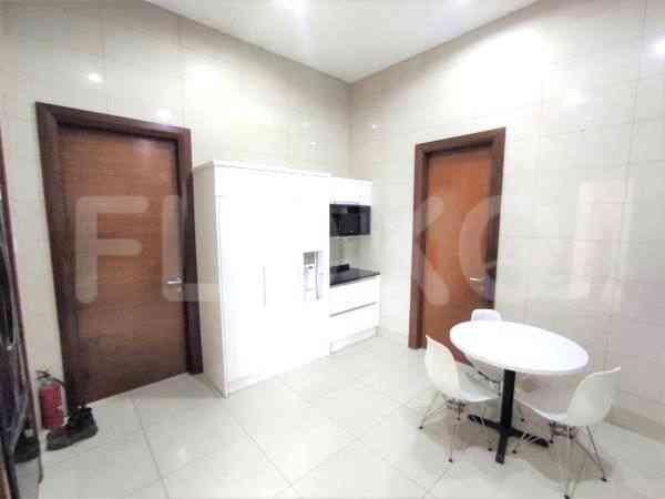 207 sqm, 18th floor, 3 BR apartment for sale in Tanah Abang 4