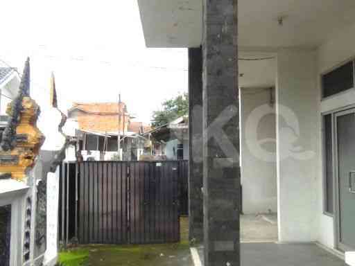 Dijual Rumah 9 BR, Luas 396 m2 di Jati Asih, Bekasi 2