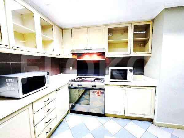 Dijual Apartemen 3 BR, Lantai 13, Luas 184 m2 di Kebayoran Lama 3