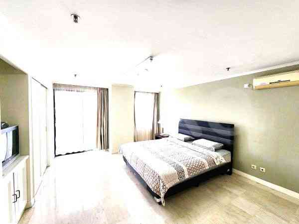 184 sqm, 13th floor, 3 BR apartment for sale in Kebayoran Lama 2