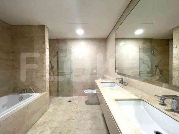 Dijual Apartemen 3 BR, Lantai 28, Luas 155 m2 di Kuningan 1