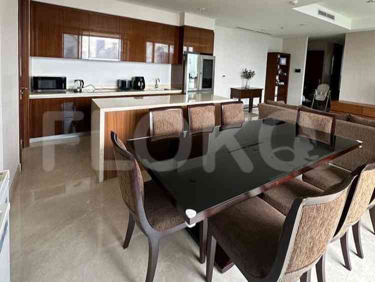 186 sqm, 15th floor, 3 BR apartment for sale in Kuningan 6