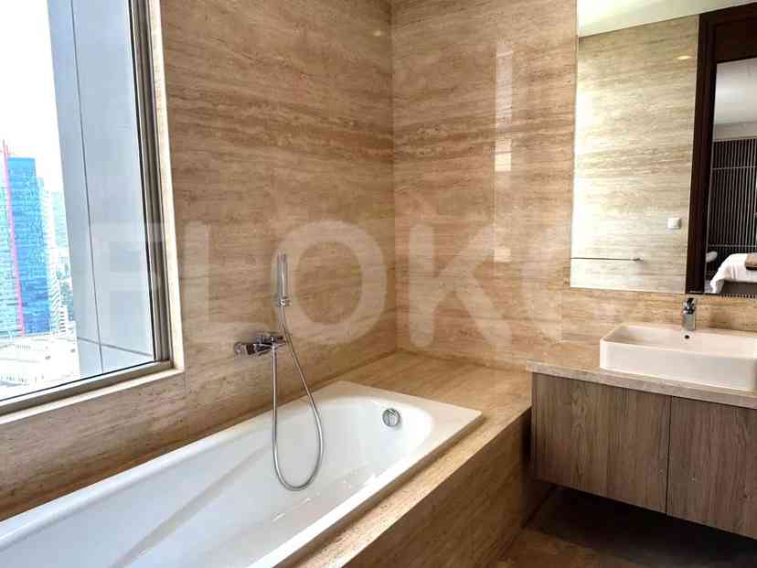 186 sqm, 27th floor, 3 BR apartment for sale in Kuningan 1