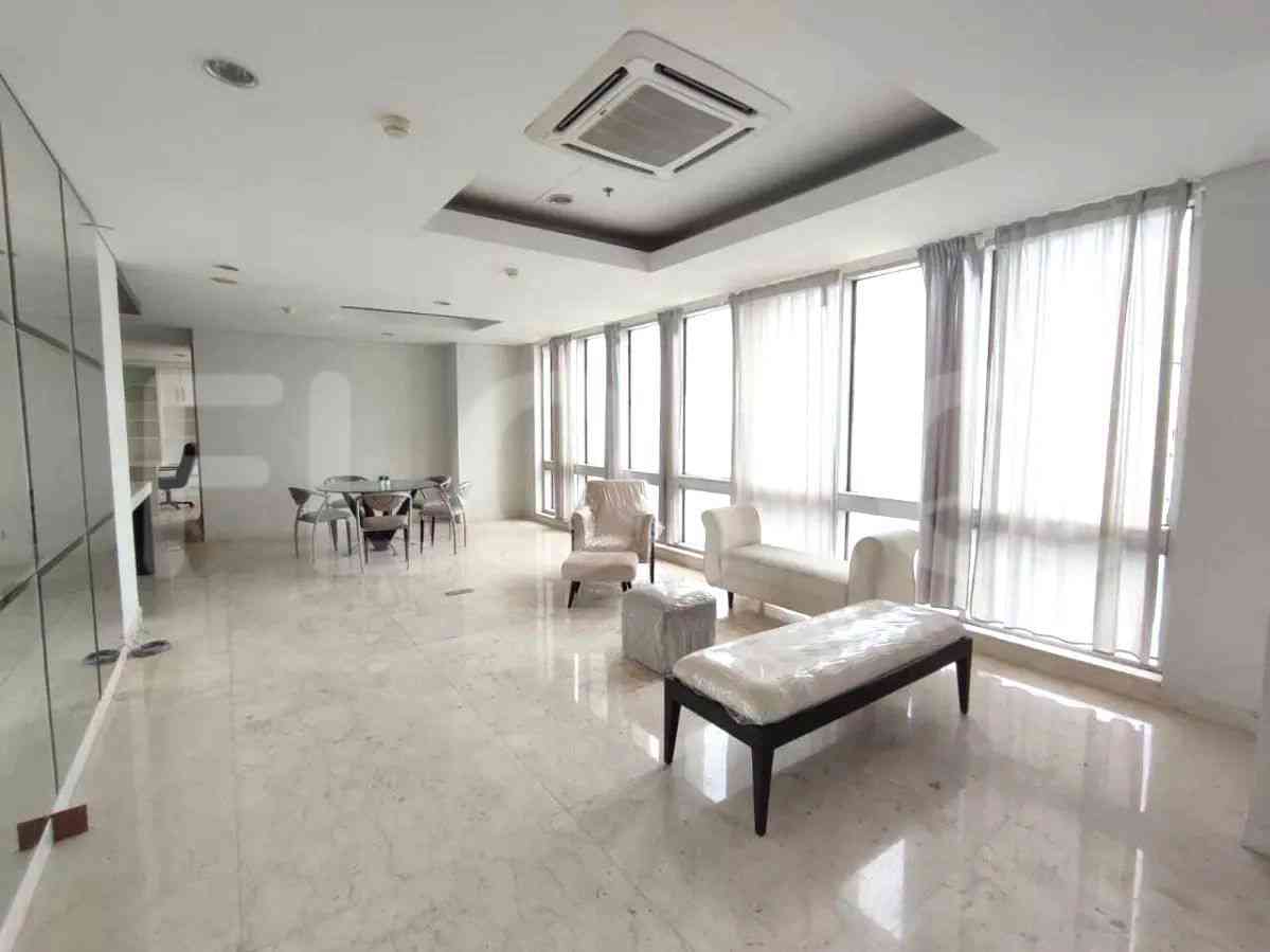 260 sqm, 41st floor, 3 BR apartment for sale in Setiabudi 4