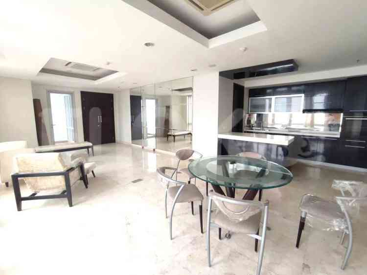 260 sqm, 41st floor, 3 BR apartment for sale in Setiabudi 3