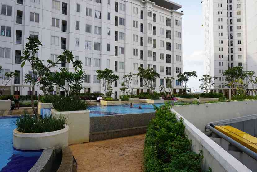 Kolam Renang Bassura City Apartemen