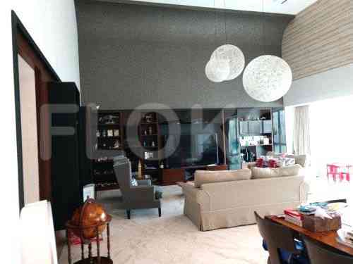 644 sqm, 1st floor, 6 BR apartment for sale in Tebet 3