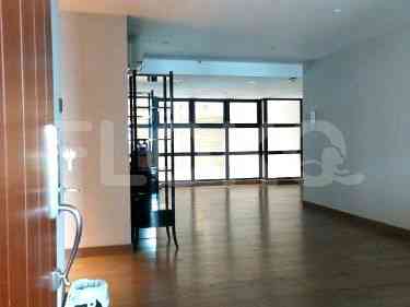 644 sqm, 1st floor, 6 BR apartment for sale in Tebet 4