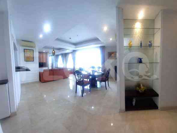 Dijual Apartemen 3 BR, Lantai 18, Luas 139 m2 di Cipete 2