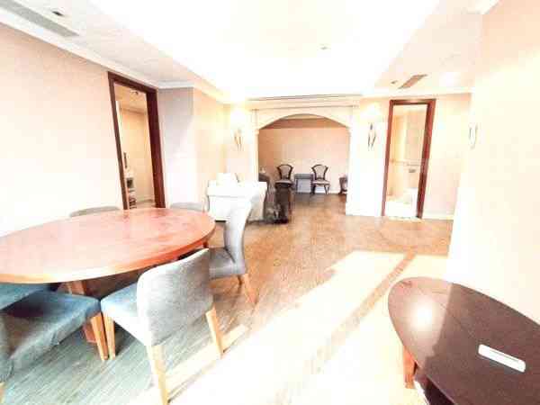 Dijual Apartemen 3 BR, Lantai 6, Luas 145 m2 di Sudirman 2