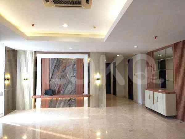 176 sqm, 27th floor, 3 BR apartment for sale in Setiabudi 1