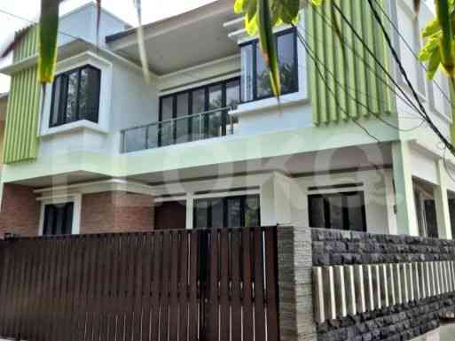 Dijual Rumah 4 BR, Luas 200 m2 di Jombang-Ciputat , Tangerang 1