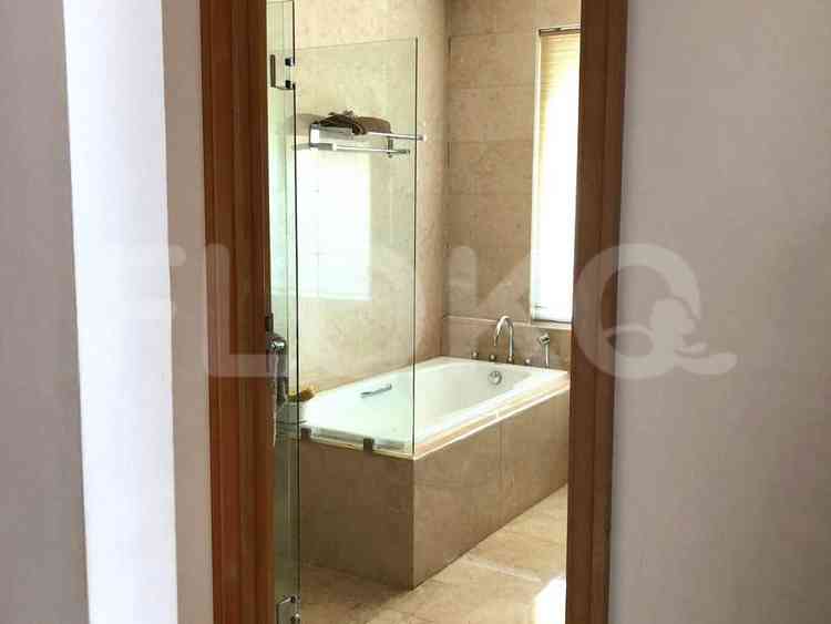 165 sqm, 2nd floor, 3 BR apartment for sale in Kebayoran Lama 5