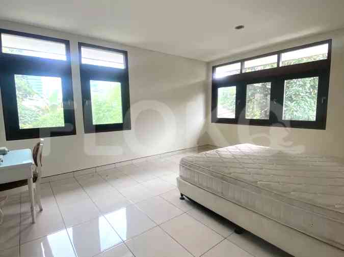 400 sqm, 4 BR house for rent in jl Jaya Mandala, Mega Kuningan 3