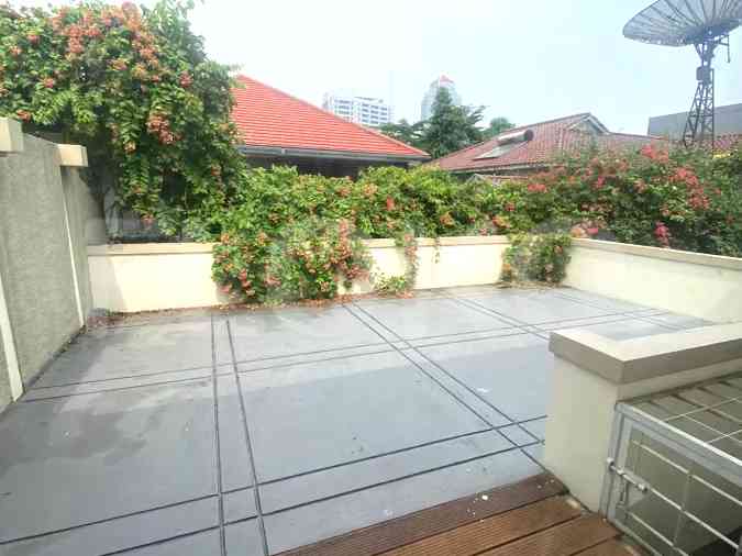 400 sqm, 4 BR house for rent in jl Jaya Mandala, Mega Kuningan 4