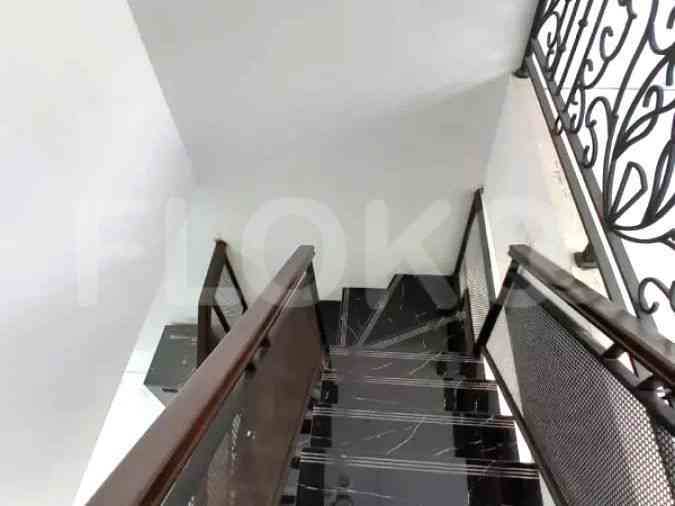 Dijual Rumah 4 BR, Luas 135 m2 di Jl. Moh. Kahfi II, Cilandak 9