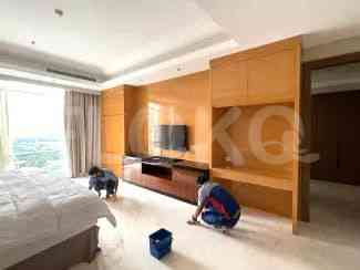 288 sqm, 17th floor, 3 BR apartment for sale in Simprug 10