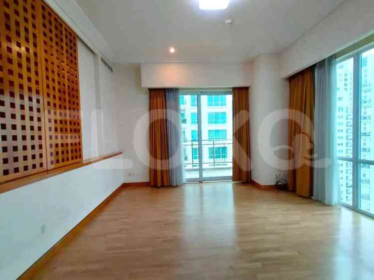 177 sqm, 21st floor, 2 BR apartment for sale in Gandaria 4