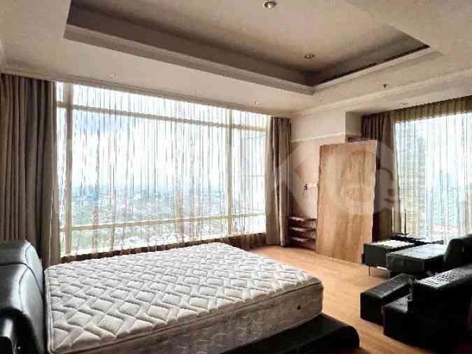 261 sqm, 20th floor, 4 BR apartment for sale in Menteng 2