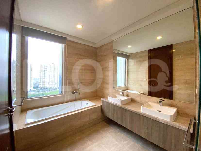 186 sqm, 19th floor, 3 BR apartment for sale in Kuningan 4