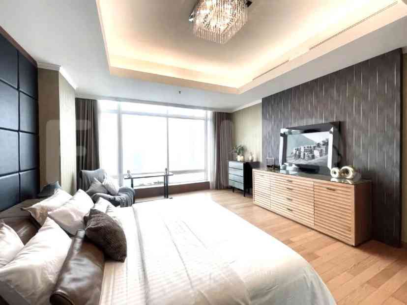 225 sqm, 31st floor, 3 BR apartment for sale in Menteng 8