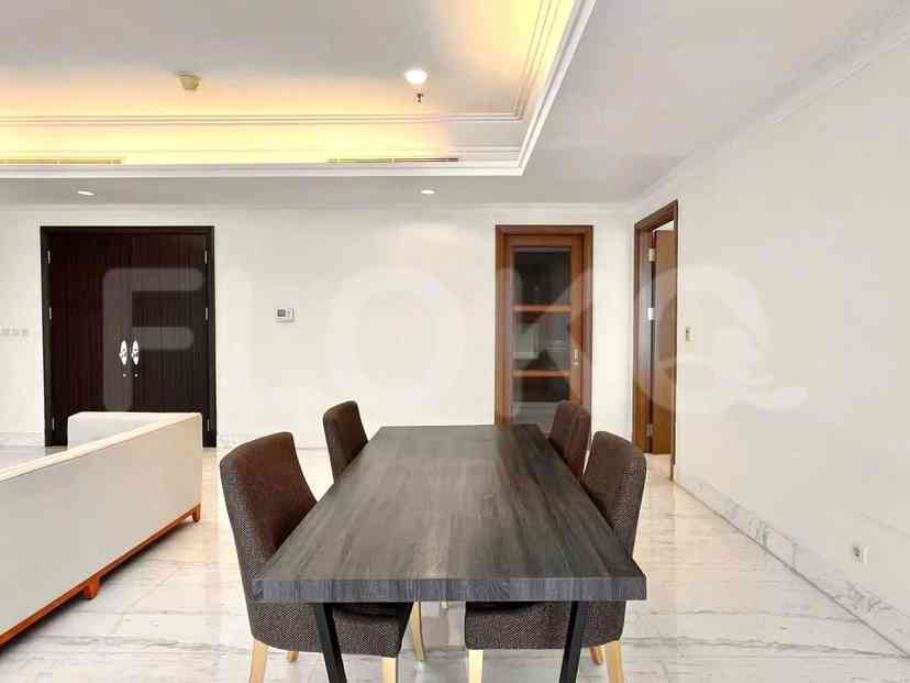 195 sqm, 19th floor, 2 BR apartment for sale in Simprug 2