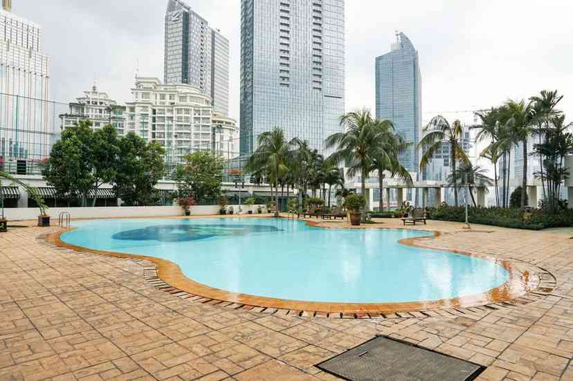 Kolam renang Ambassador 2 apartemen