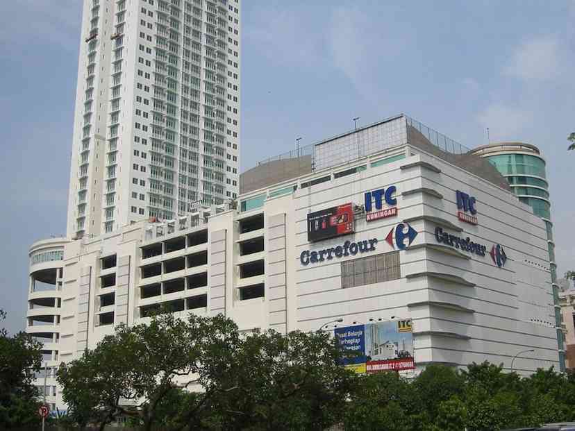 Pusat belanja Ambassador 2 apartemen