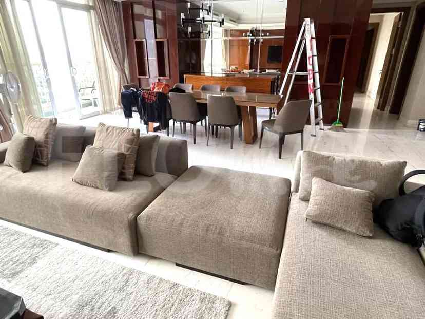 288 sqm, 17th floor, 3 BR apartment for sale in Simprug 6