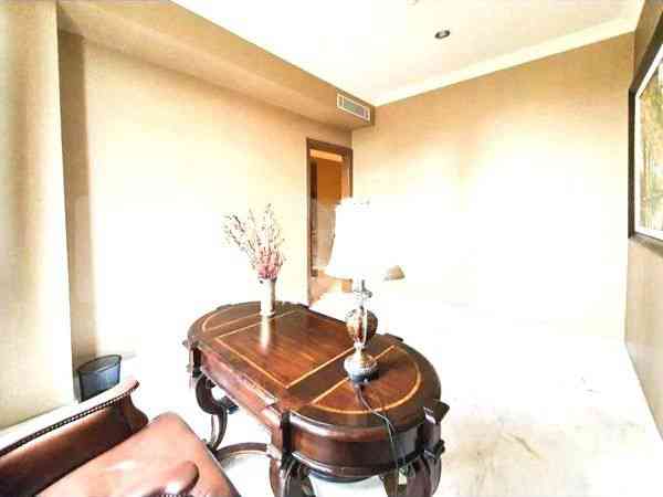 Dijual Apartemen 3 BR, Lantai 21, Luas 288 m2 di Simprug 2