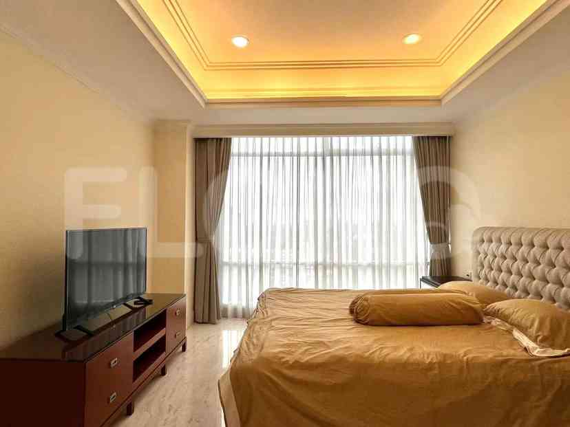 Dijual Apartemen 2 BR, Lantai 19, Luas 195 m2 di Simprug 2