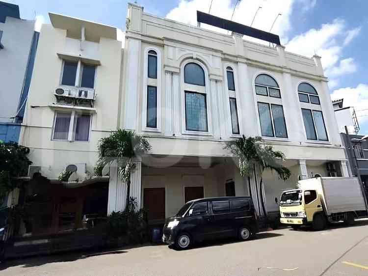 2100 sqm, shophouse for sale in Lodan Raya, Ancol 1