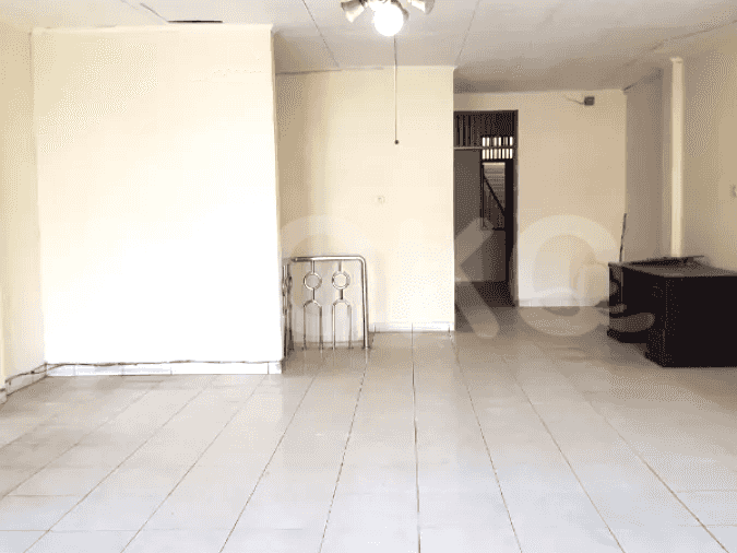 180 sqm, shophouse for rent in I Gusti Ngurah Rai, Duren Sawit 4