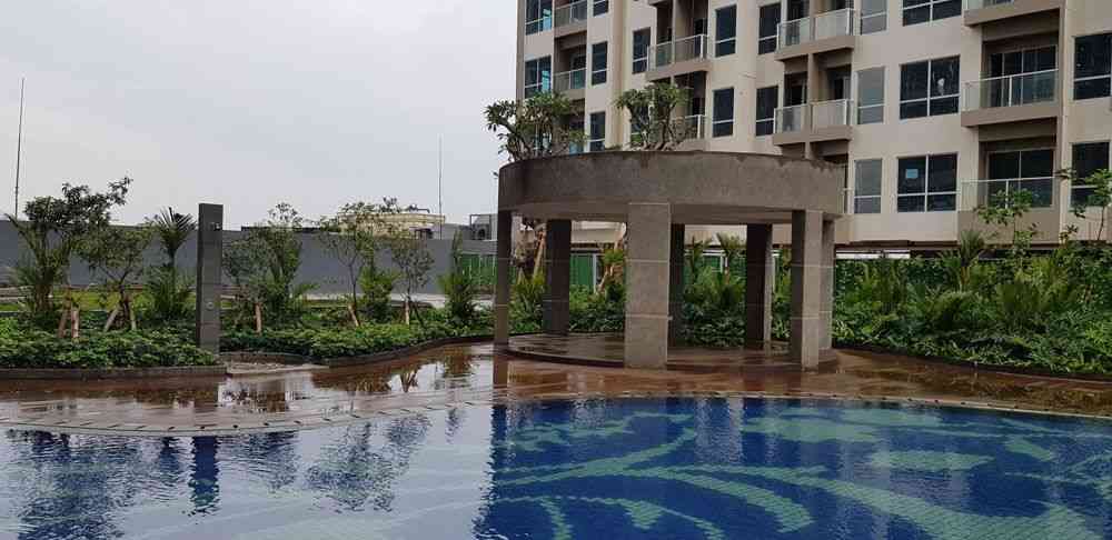 Swimming pool Green Sedayu Apartment