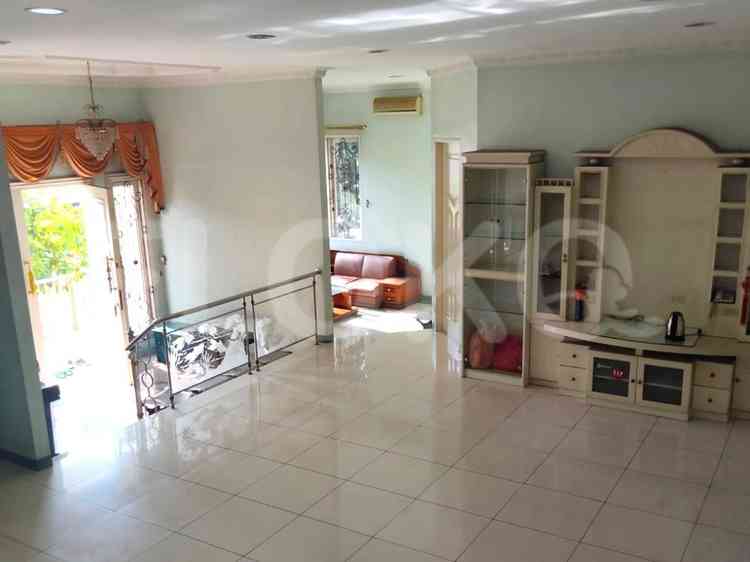 Dijual Rumah 4 BR, Luas 252 m2 di Taman Surya, Cengkareng 2