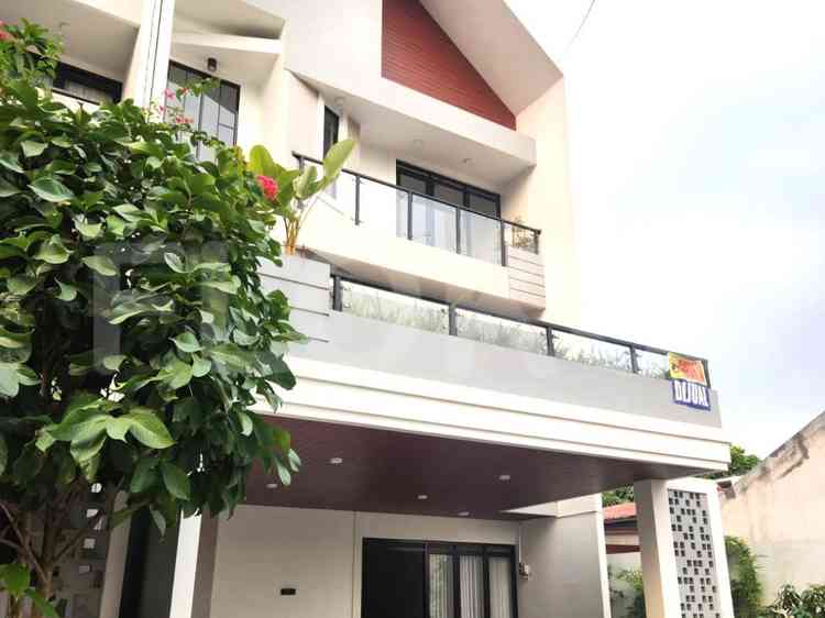 240 sqm, 3 BR house for sale in Jagakarsa, Cinere 1