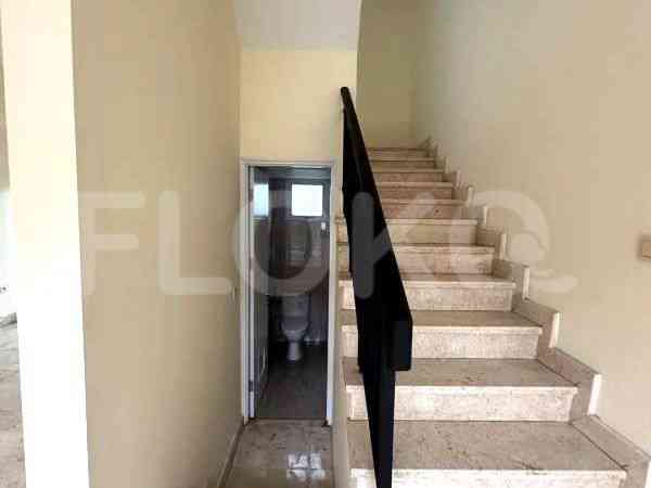 Disewakan Rumah 3 BR, Luas 200 m2 di Jl. Raya Cirendeu, Cilandak 3