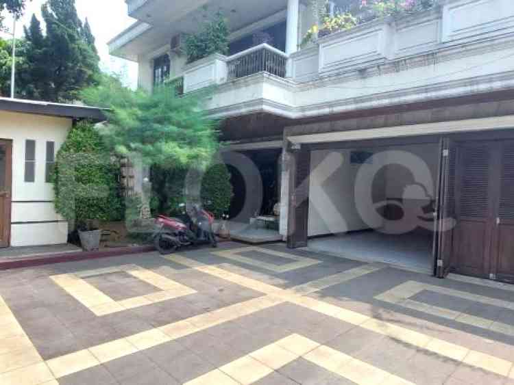 Dijual Rumah 5 BR, Luas 450 m2 di Jl. Taman Lebak Bulus V, Lebak Bulus 2