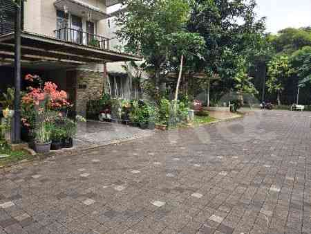 Dijual Rumah 4 BR, Luas 215 m2 di Jl. Serenia Hills, Lebak Bulus 31