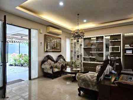 Dijual Rumah 4 BR, Luas 215 m2 di Jl. Serenia Hills, Lebak Bulus 24