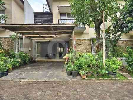 Dijual Rumah 4 BR, Luas 215 m2 di Jl. Serenia Hills, Lebak Bulus 15