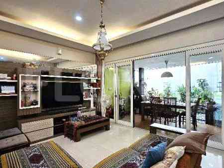 Dijual Rumah 4 BR, Luas 215 m2 di Jl. Serenia Hills, Lebak Bulus 11