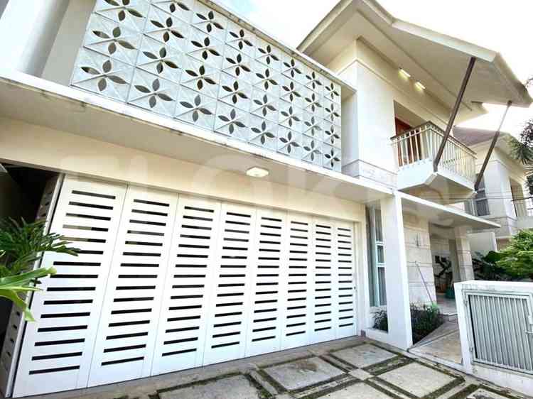 Disewakan Rumah 4 BR, Luas 448 m2 di Patra Raya , Kuningan 1