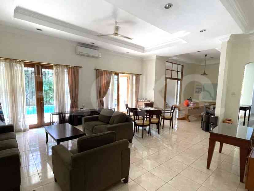 Disewakan Rumah 4 BR, Luas 303 m2 di Patra Kuningan, Kuningan 2