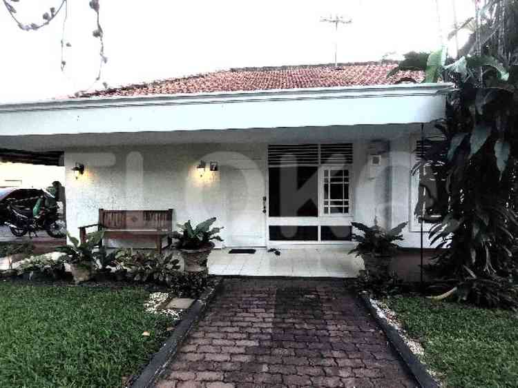 Dijual Rumah 6 BR, Luas 300 m2 di Jl. Pancoran Timur VIII, Pancoran 1