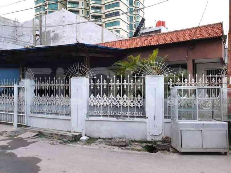 Dijual Rumah 4 BR, Luas 140 m2 di Jl. Pancoran Buntu, Pancoran 1