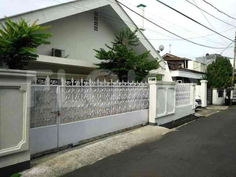 250 sqm, 6 BR house for sale in Jl. Kelingkit 3, Tebet 4