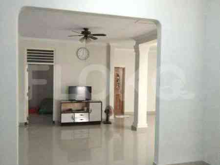 Dijual Rumah 6 BR, Luas 250 m2 di Jl. Kelingkit 3, Tebet 10