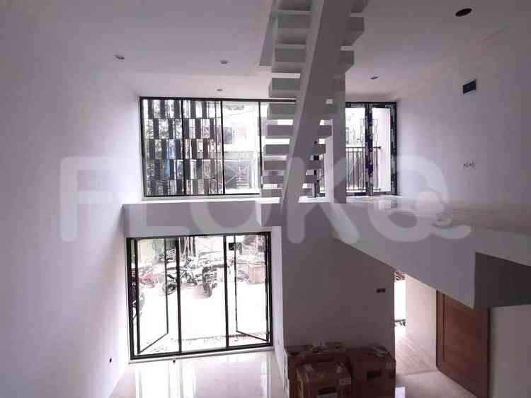 Dijual Rumah 6 BR, Luas 200 m2 di Jl. Pancoran Timur 5, Pancoran 11